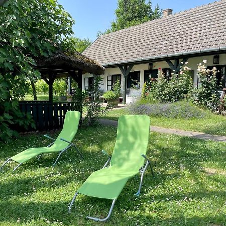 Lelle Vineyard Cottages Balatonlelle Exterior photo
