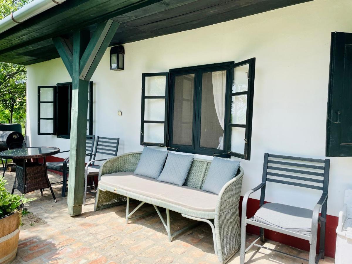 Lelle Vineyard Cottages Balatonlelle Exterior photo